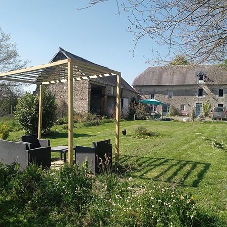 Bed and Breakfast La Bicyclette Bleue Montpinchon Exterior foto