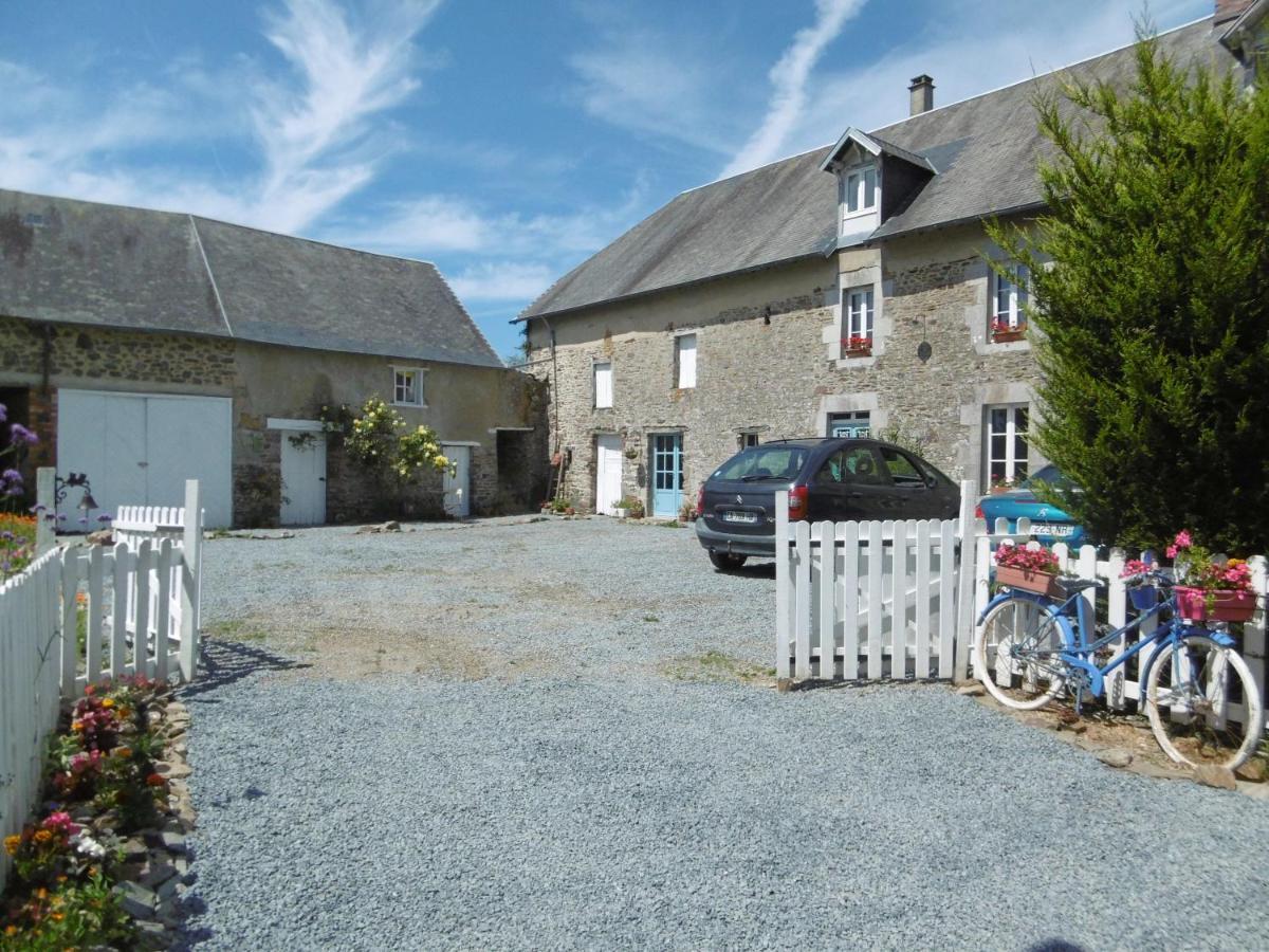 Bed and Breakfast La Bicyclette Bleue Montpinchon Exterior foto