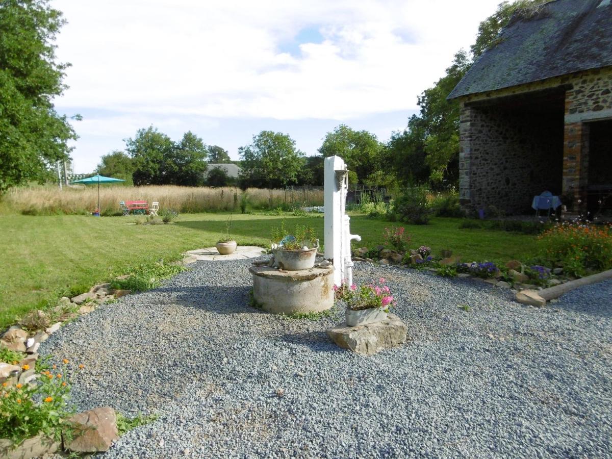 Bed and Breakfast La Bicyclette Bleue Montpinchon Exterior foto