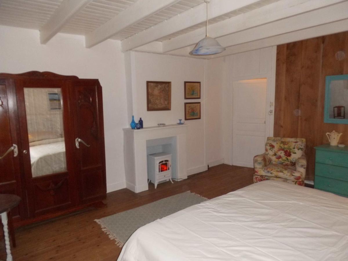 Bed and Breakfast La Bicyclette Bleue Montpinchon Exterior foto