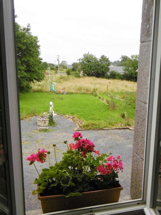 Bed and Breakfast La Bicyclette Bleue Montpinchon Exterior foto