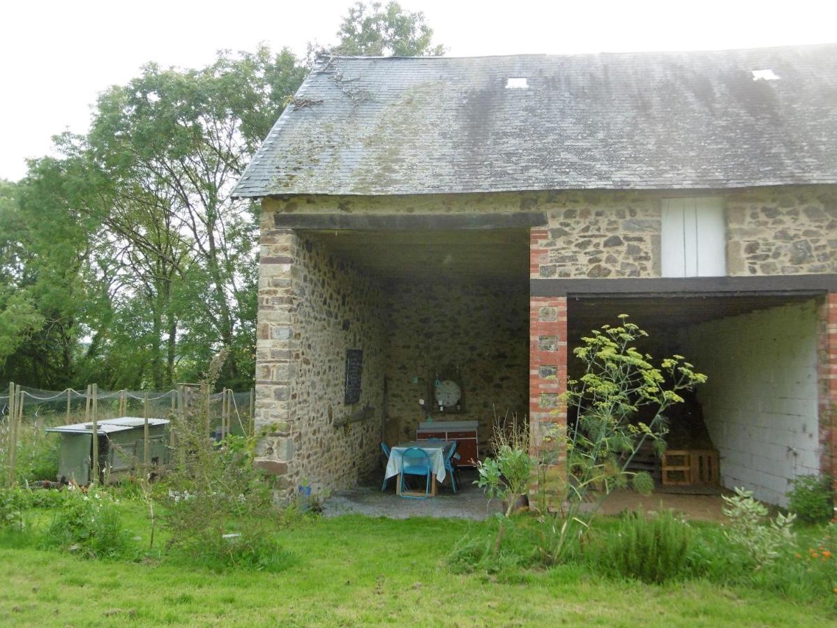 Bed and Breakfast La Bicyclette Bleue Montpinchon Exterior foto